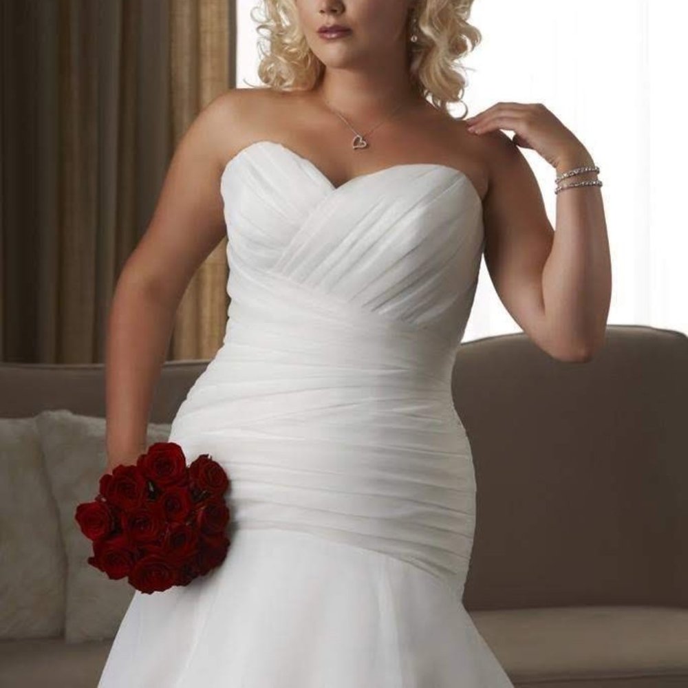 Plus size Wedding Dress